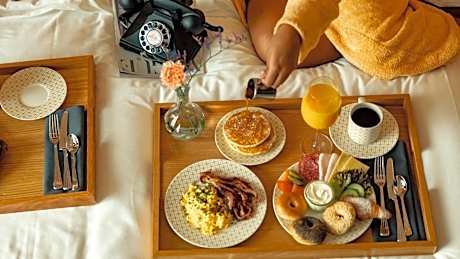 Small Double Room at JQ