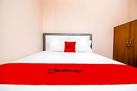 RedDoorz Plus @ Pogung Raya