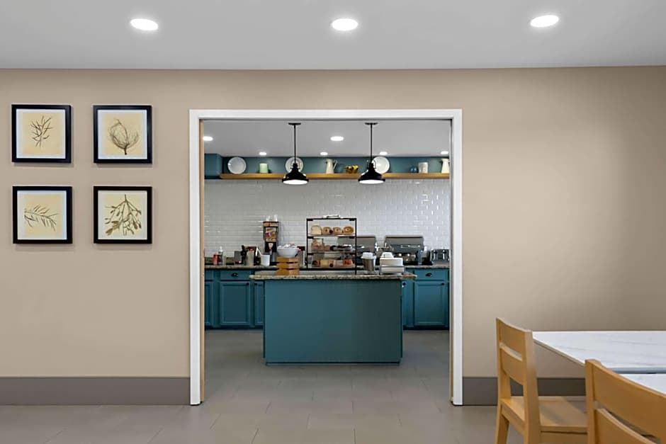 Country Inn & Suites by Radisson, Coon Rapids, MN