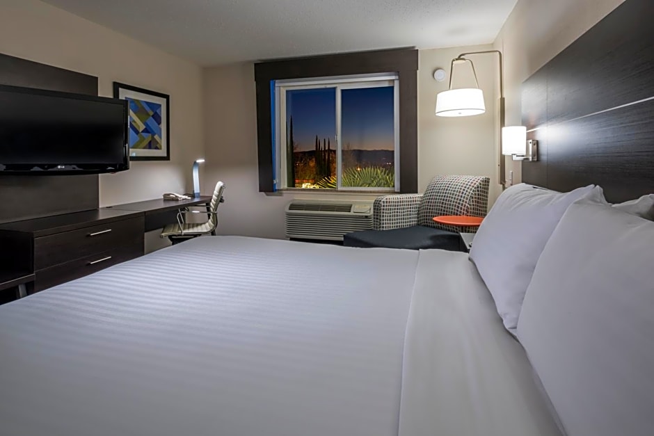 Holiday Inn Express Hotel & Suites Livermore