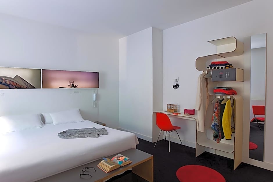 Hotel Gat Point Charlie