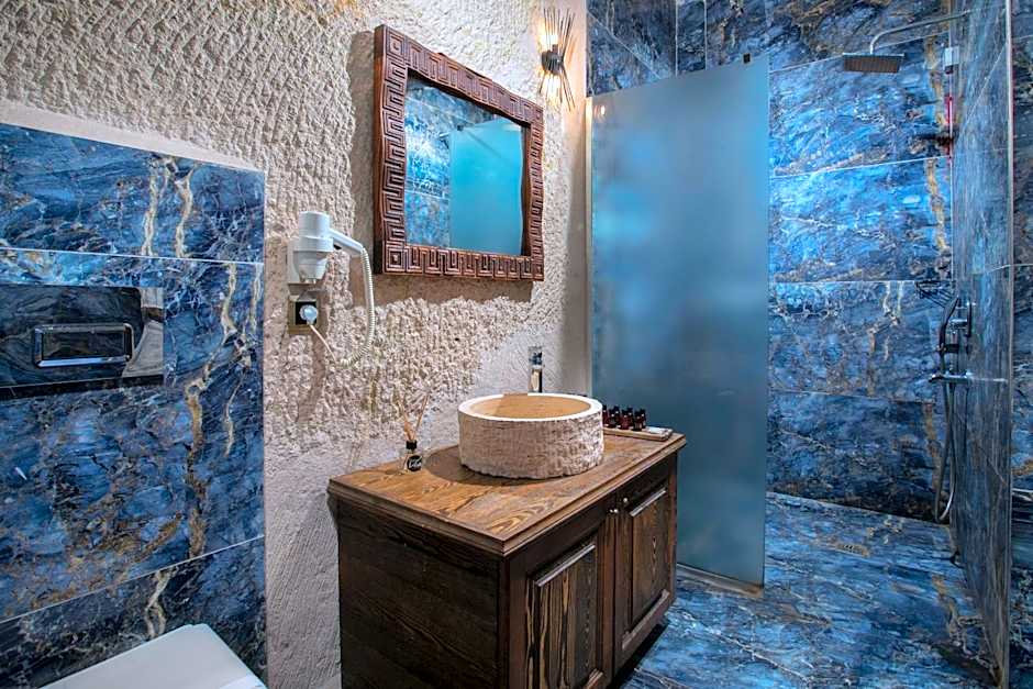 Cappa Via Cave Hotel