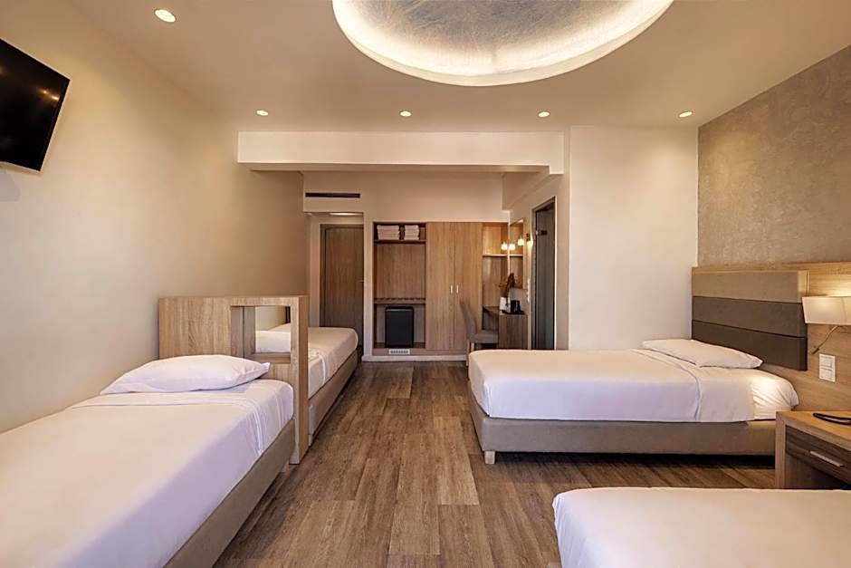 Xenophon Hotel