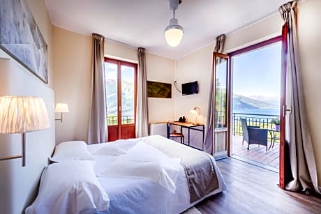 Superior Double Room with Lake View