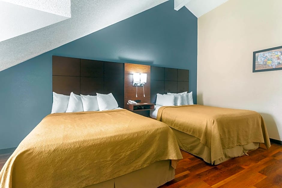Econo Lodge Inn & Suites At The Conference Center