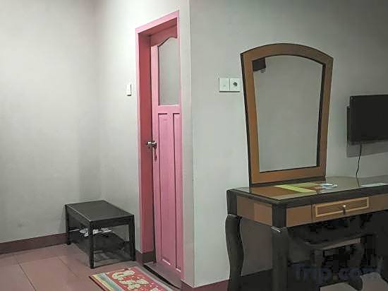 Hotel Parewisata