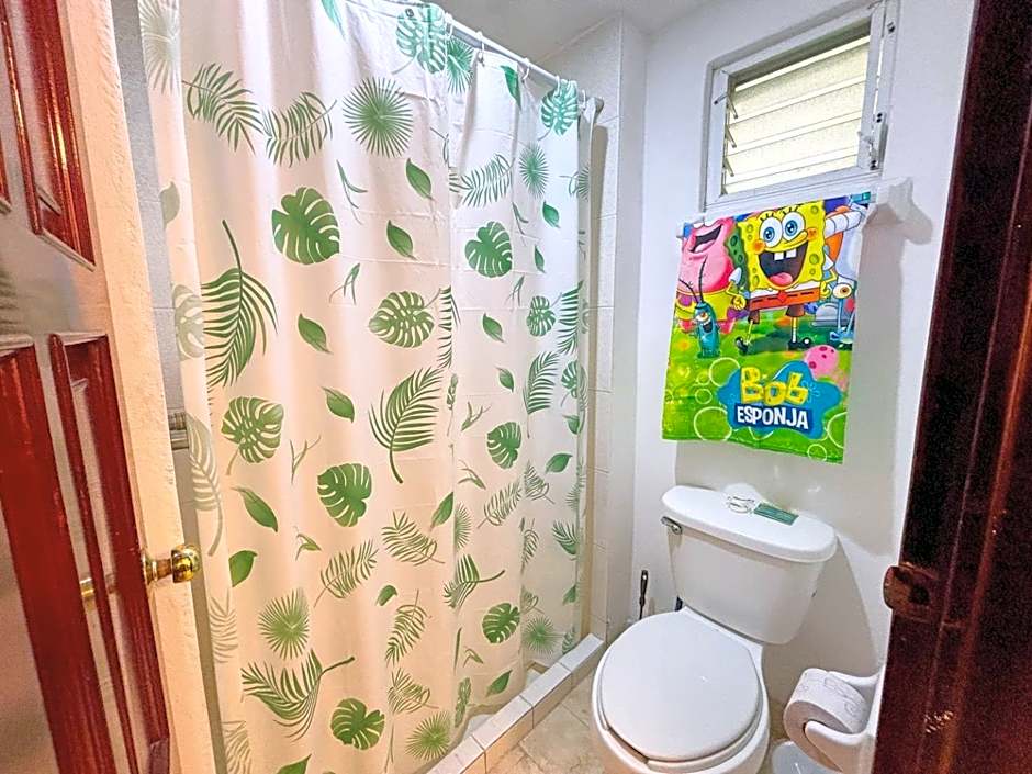 Sleep in a pineapple under the sea