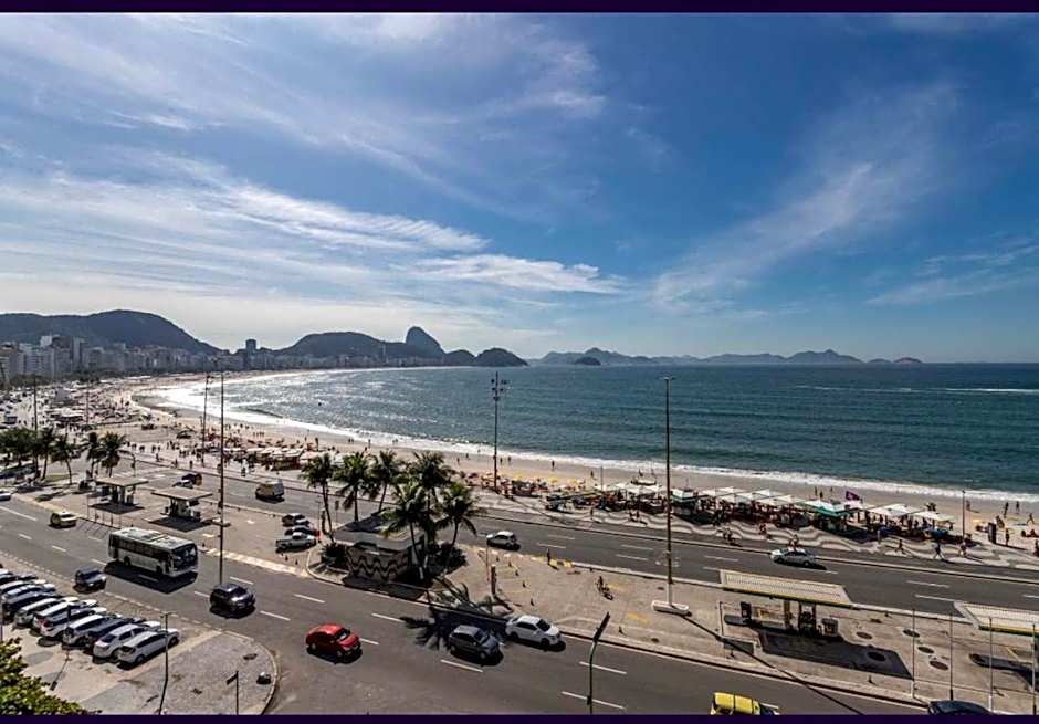 Lindo apartamento quadra da praia de Copacabana