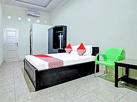 OYO 90944 Penginapan Rita