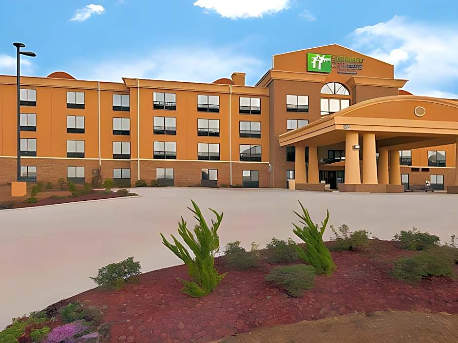 Holiday Inn Express & Suites Jackson/Pearl International Airport By IHG