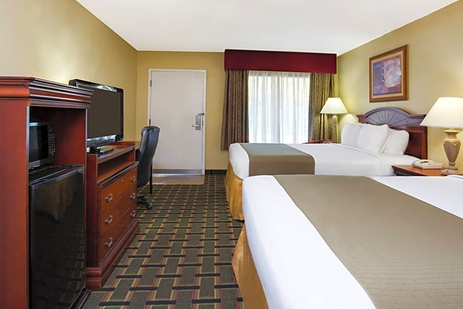 Baymont by Wyndham Lake City