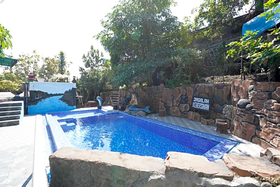 OYO 927 Carina Hotel