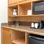 Holiday Inn Express & Suites Santa Clara - Silicon Valley By IHG