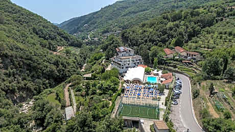 Hotel Lago Bin