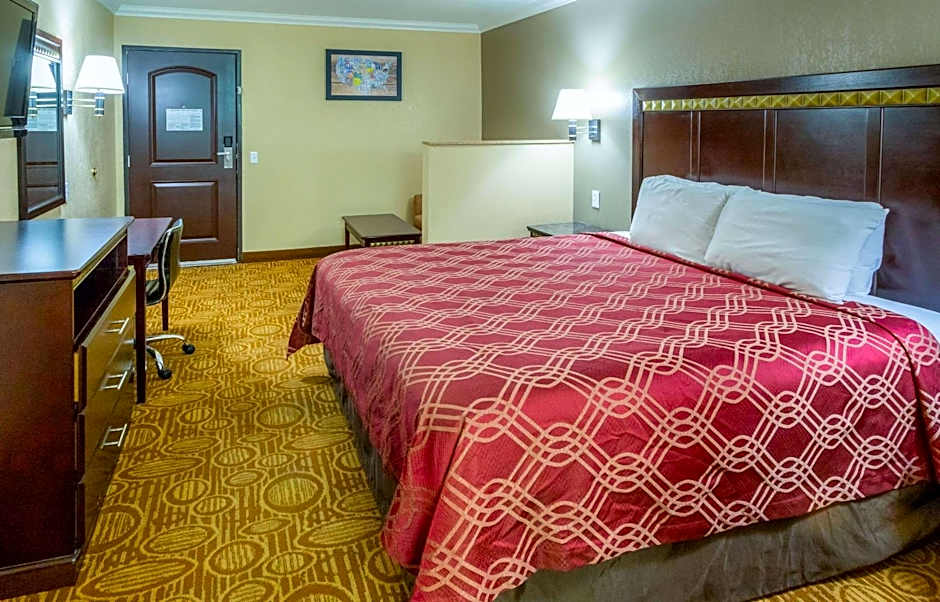 Econo Lodge Inn & Suites Fallbrook Downtown