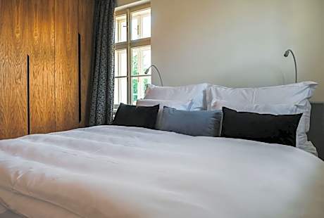 Superior King Suite