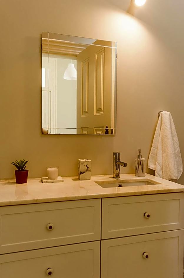 Queen's Garden Hostel