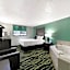 Baymont by Wyndham Liberty MO
