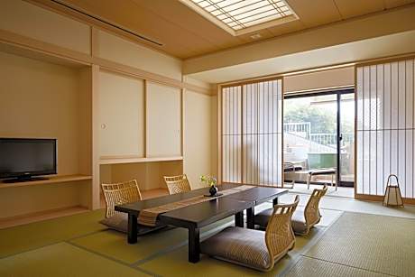 Japanese-Style Room with Open-Air Bath and Mt.Fuji View