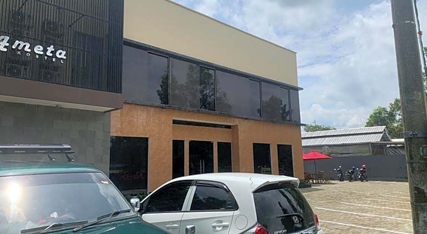 RedDoorz near Alun Alun Purbalingga