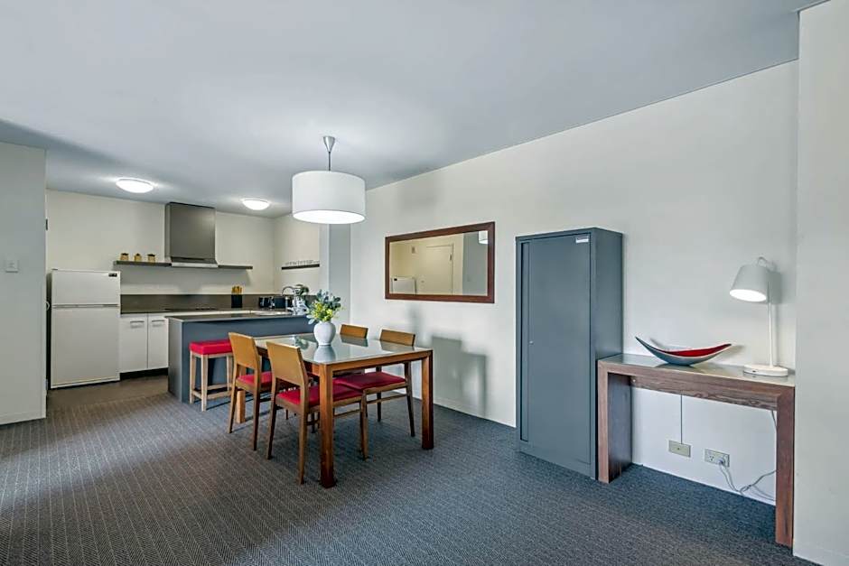 Cozy 2-Bedroom Apartment with City Views