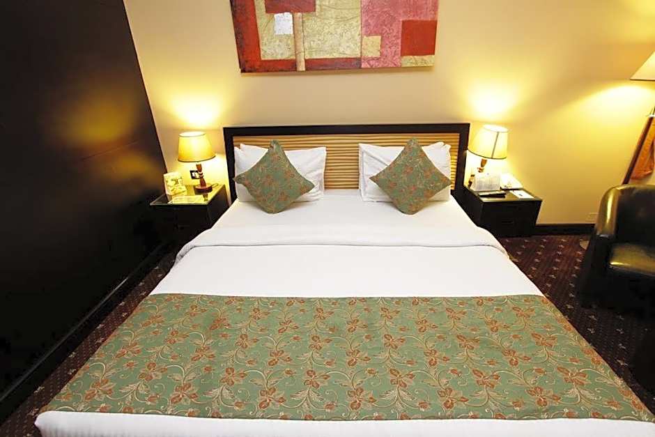 Photo 1 of 3 of Standard 1 Queen Bed