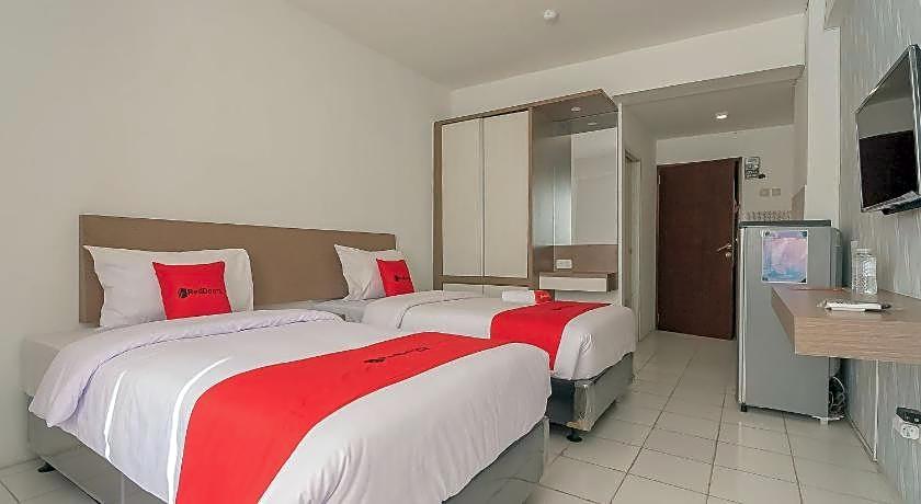RedDoorz Apartment @ Emerald Towers Bandung