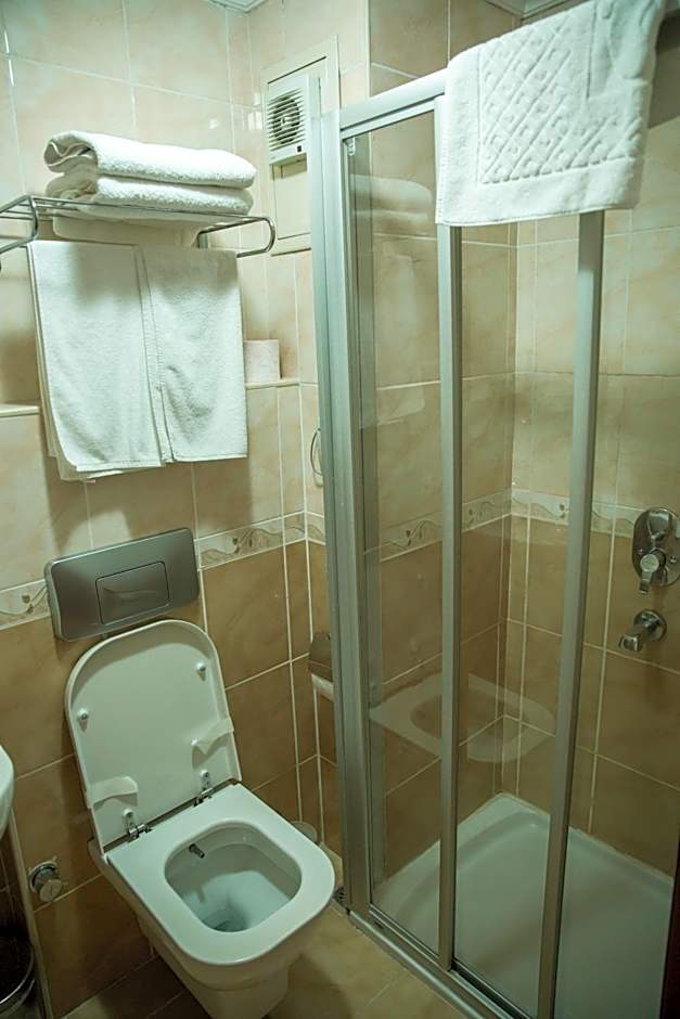 Yuksel Hotel