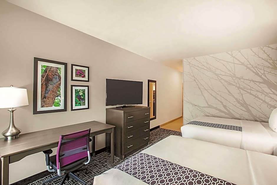 La Quinta Inn & Suites by Wyndham McAllen La Plaza Mall