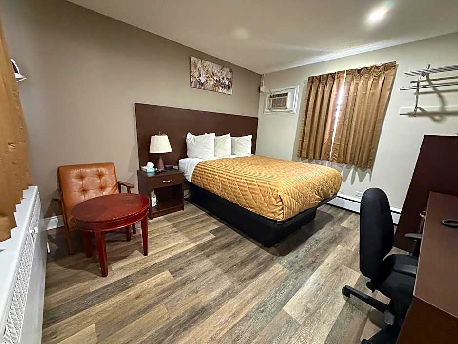 Perth Plaza Inn & Suites