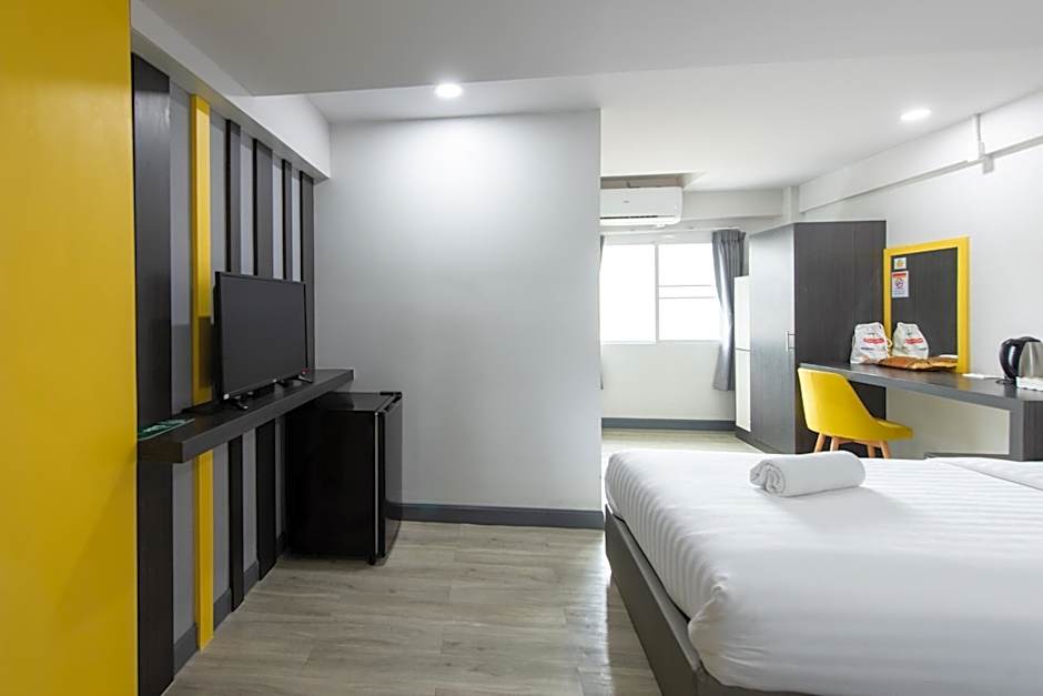 Riski Residence Bangbuathong