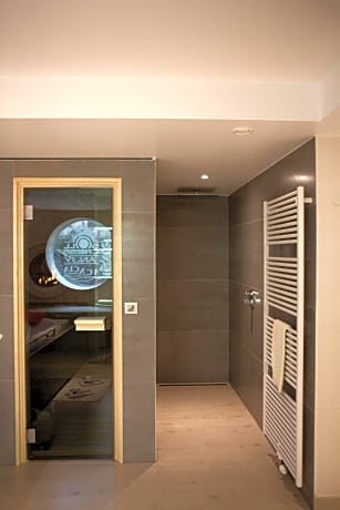 Double Room with Wellness Bathroom