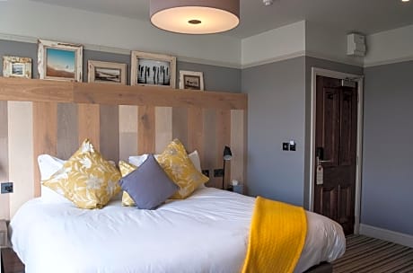Suite with River View