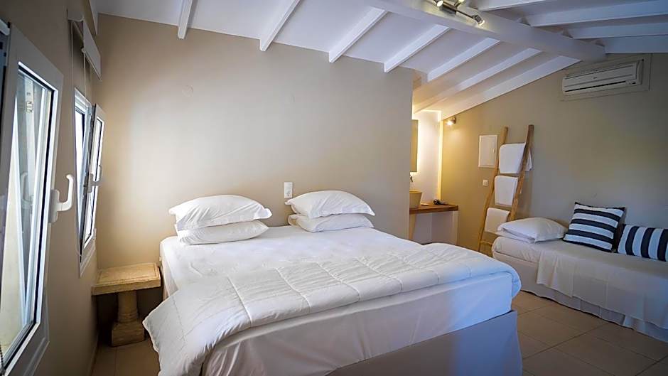 Parthenis Hotel & Suites