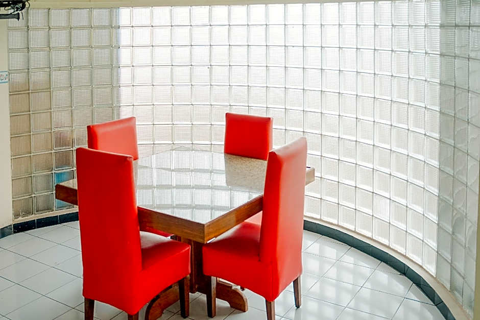 My Cafe Hotel near UGM Yogyakarta Mitra RedDoorz