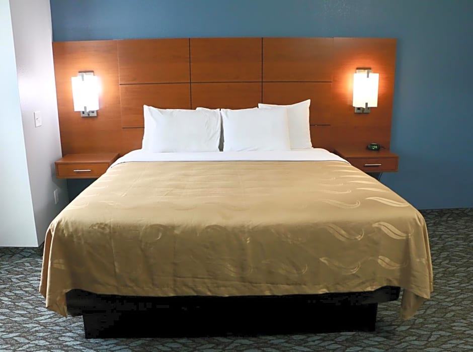 Quality Inn & Suites Watertown Fort Drum