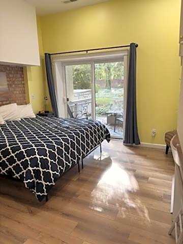 Photo 1 of 8 of Superior 1 King Bed