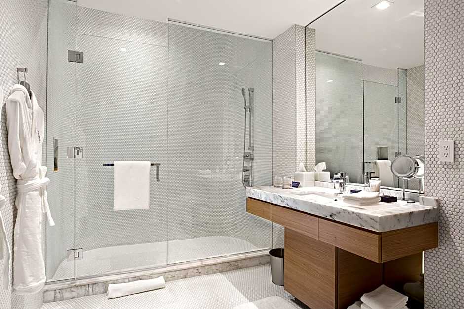 SLS LUX Brickell
