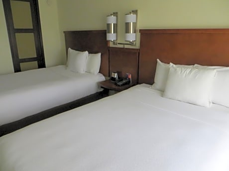 Double Room with Two Double Beds and Sofa bed - High Floor