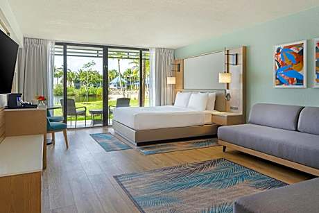 Standard King Room with Garden View