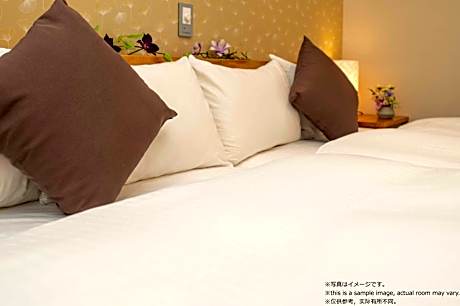 Twin Room with City View