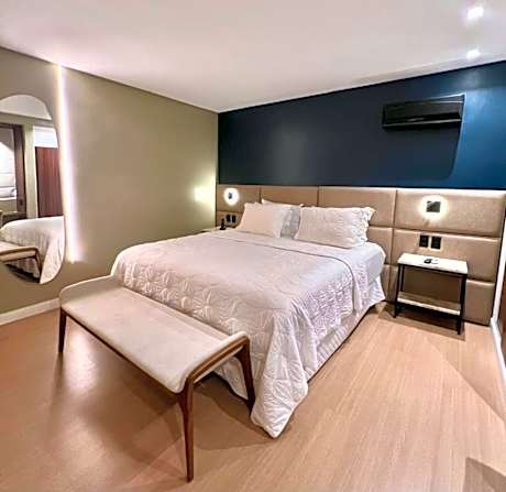 Hotel Serrano