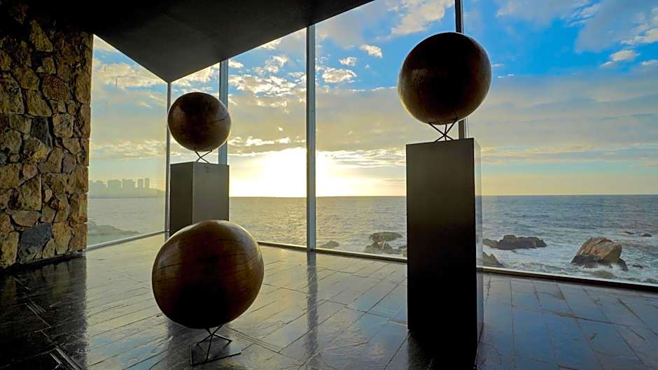 Radisson Blu Acqua Hotel & Spa Concon