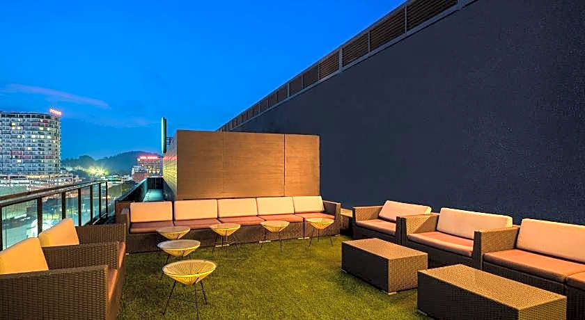 MÙ Hotel