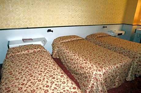 Classic Quadruple Room