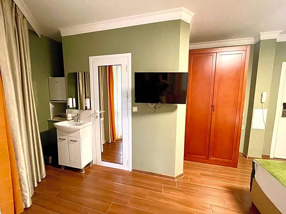 Art Green Boutique Hotel