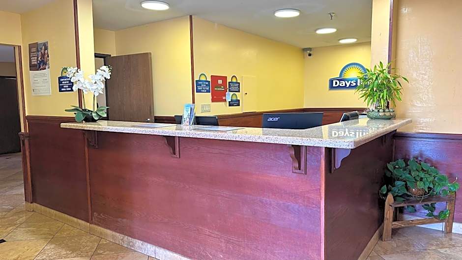 Days Inn by Wyndham Rio Rancho