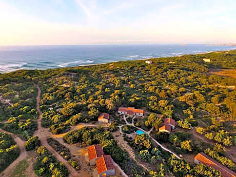 Residence surrounded by greenery with swimming pool in Badesi just 300 meters from the sea