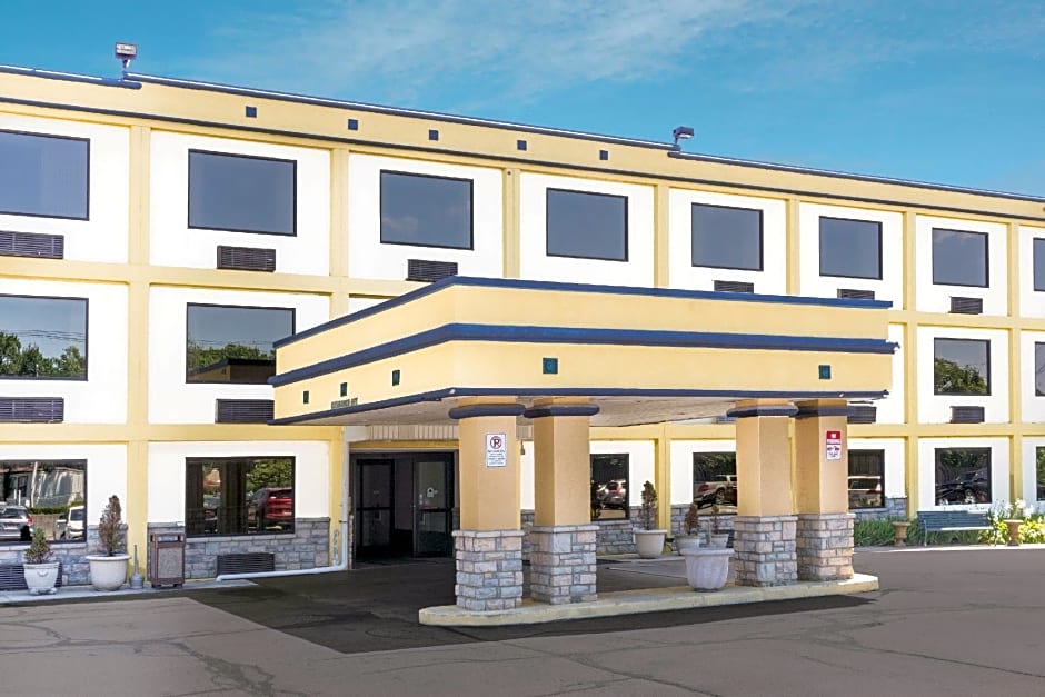 Days Inn by Wyndham Columbus Airport