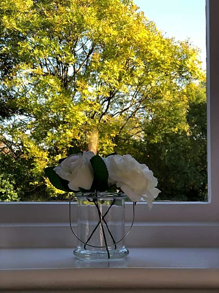 Old Hunters Lodge Whipsnade Limited